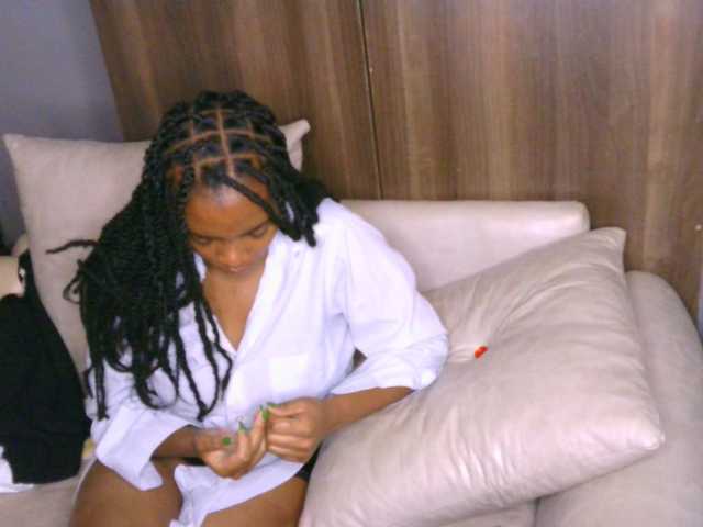 Cece-16 live cam on BongaCams