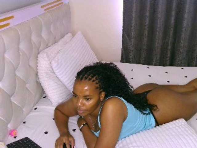 Cece-16's BongaCams show and profile