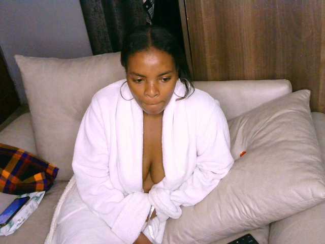 Cece-16 live cam on BongaCams