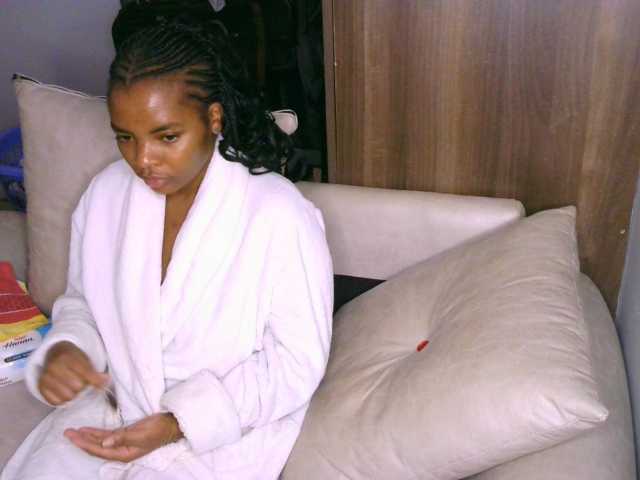 Cece-16 live cam on BongaCams