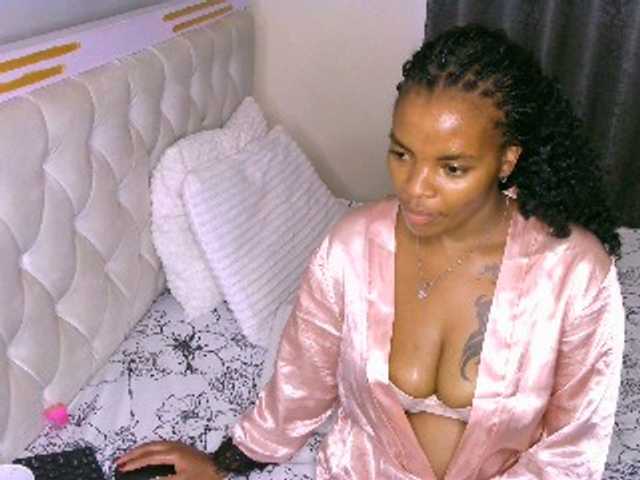 Cece-16's BongaCams show and profile