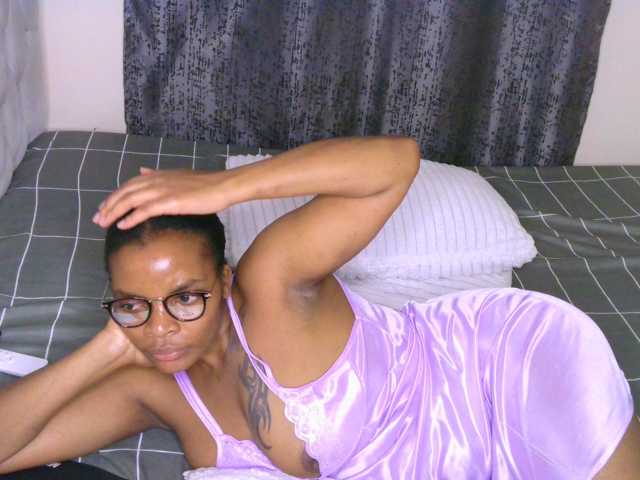 Cece-16 live cam on BongaCams