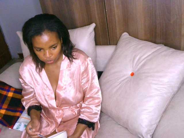 Cece-16 live cam on BongaCams