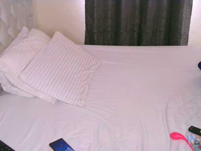 Cece-16's BongaCams show and profile