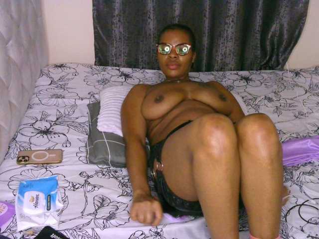 Cece-16 live cam on BongaCams