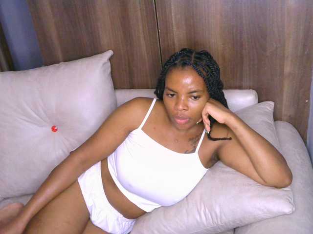 Cece-16 live cam on BongaCams