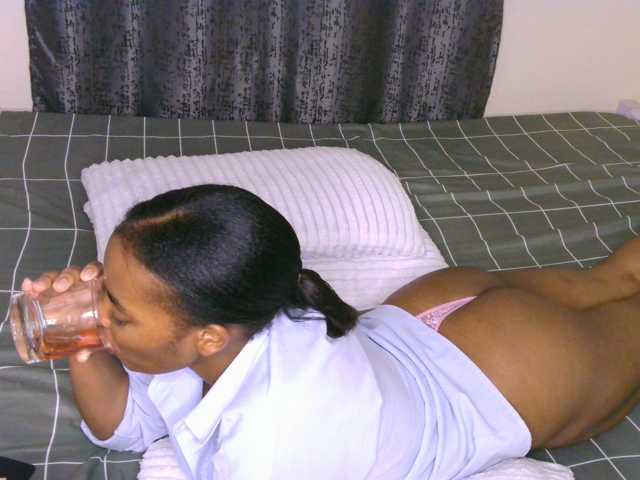 Cece-16 live cam on BongaCams