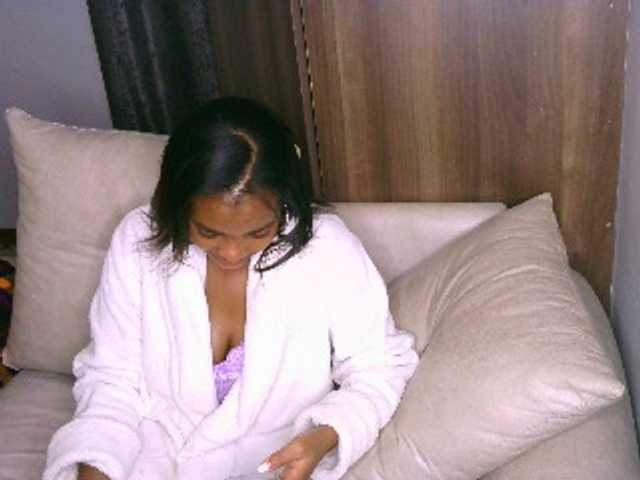 Cece-16 live cam on BongaCams