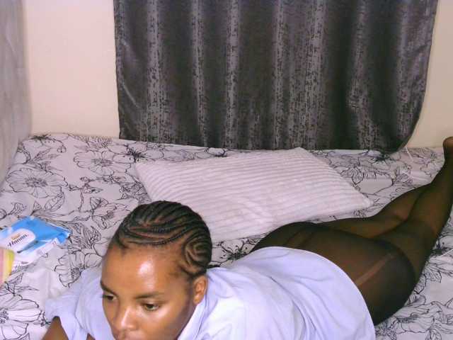 Cece-16 live cam on BongaCams