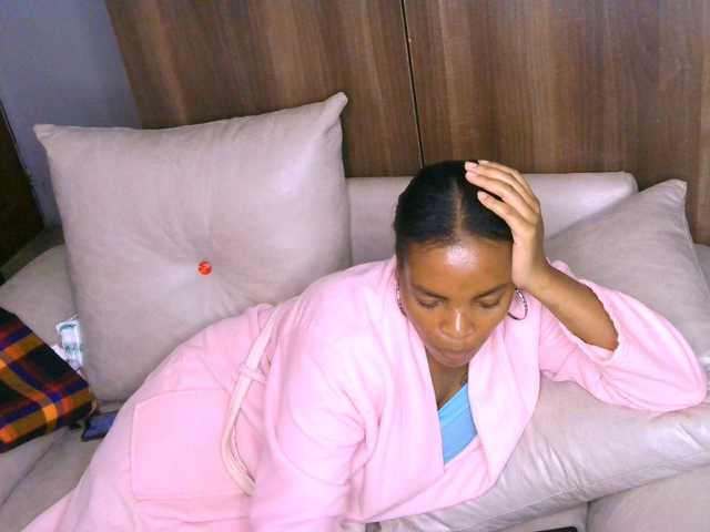 Cece-16 live cam on BongaCams