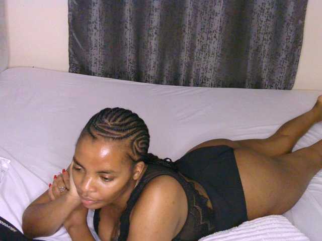 Cece-16 live cam on BongaCams