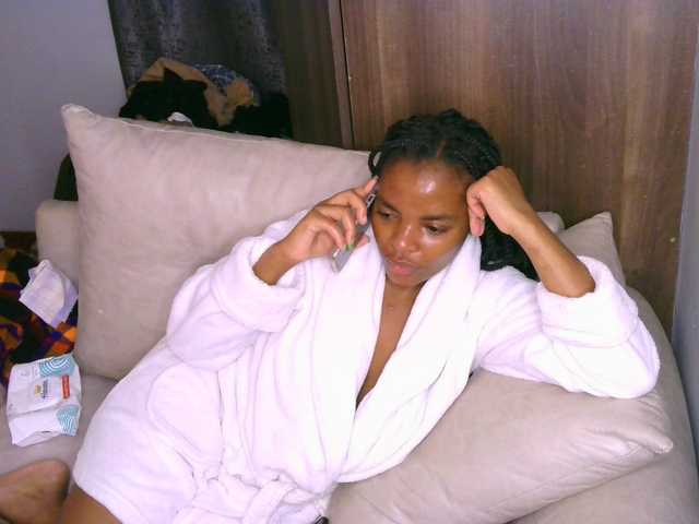 Cece-16 live cam on BongaCams