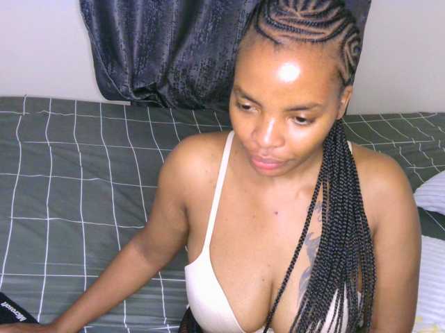 Cece-16 live cam on BongaCams