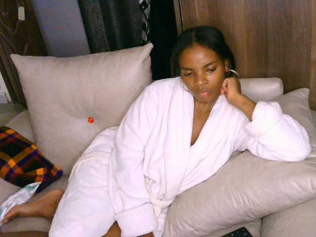 Cece-16 live cam on BongaCams