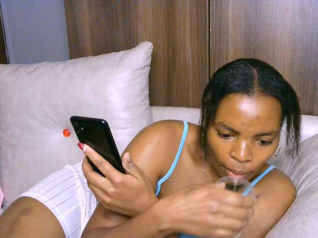 Cece-16 live cam on BongaCams