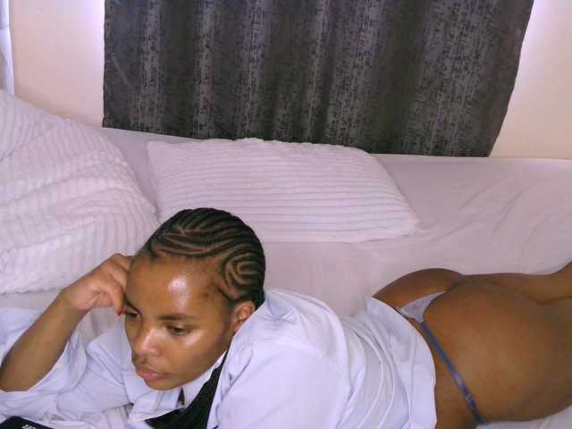 Cece-16 live cam on BongaCams