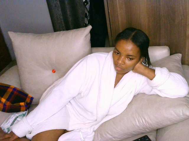 Cece-16 live cam on BongaCams