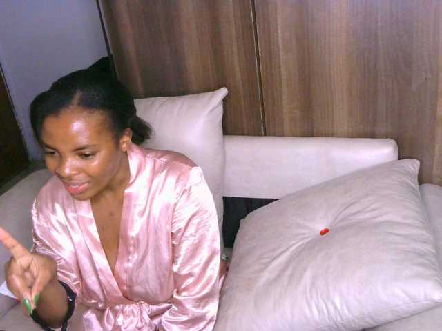 Cece-16 live cam on BongaCams