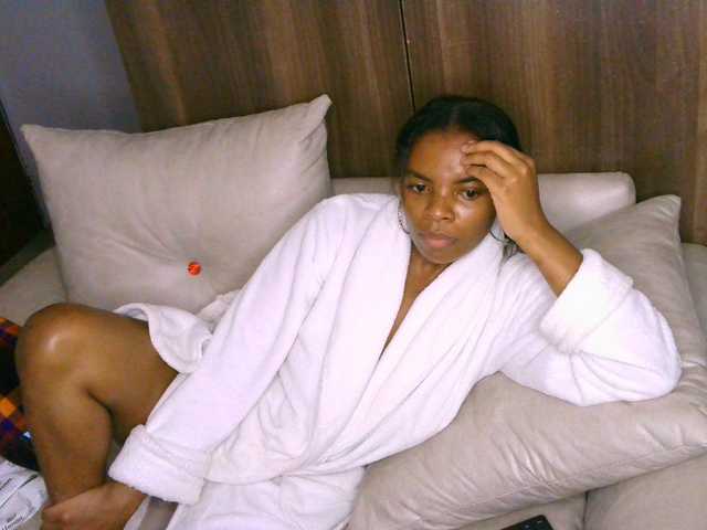 Cece-16 live cam on BongaCams