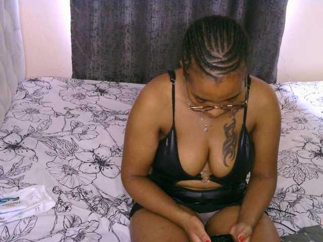 Cece-16 live cam on BongaCams