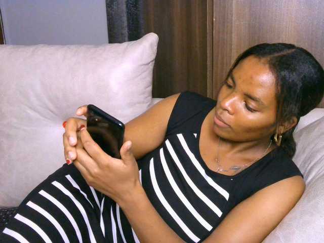 Cece-16 live cam on BongaCams