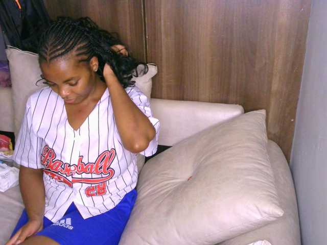 Cece-16 live cam on BongaCams