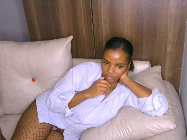 Cece-16 live cam on BongaCams
