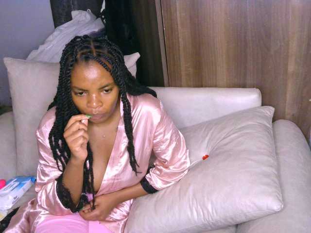 Cece-16 live cam on BongaCams