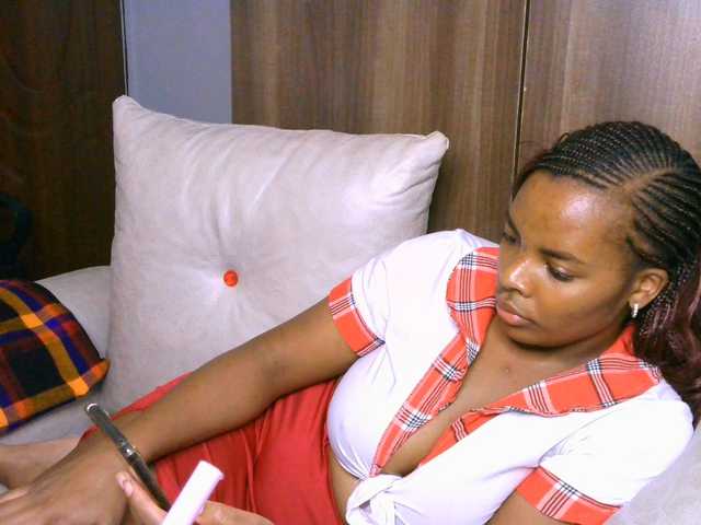 Cece-16 live cam on BongaCams