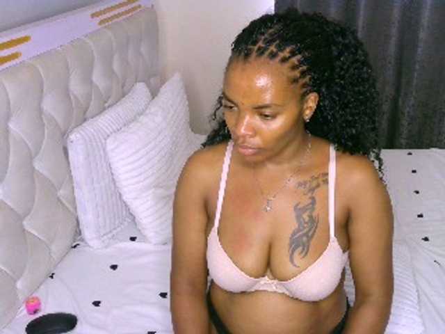 Cece-16's BongaCams show and profile