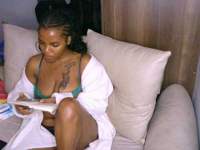 Cece-16 live cam on BongaCams