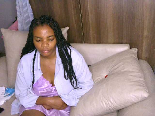 Cece-16 live cam on BongaCams