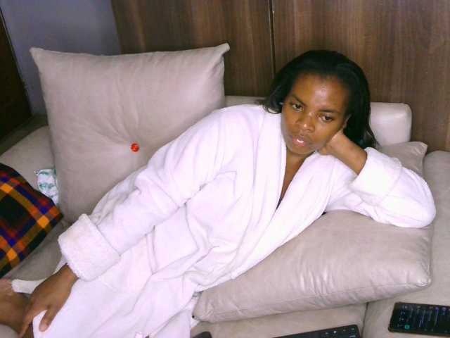 Cece-16 live cam on BongaCams