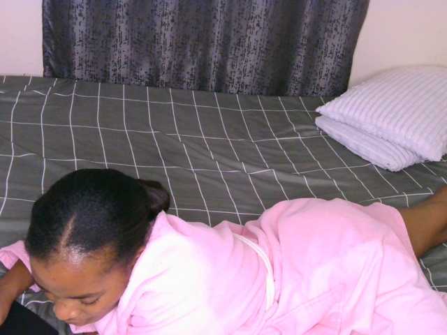 Cece-16 live cam on BongaCams