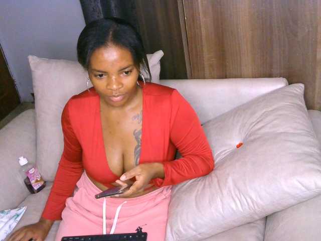 Cece-16 live cam on BongaCams