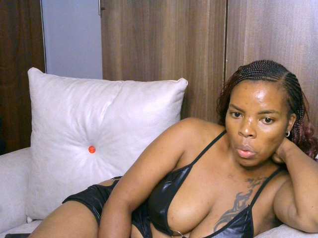 Cece-16 live cam on BongaCams