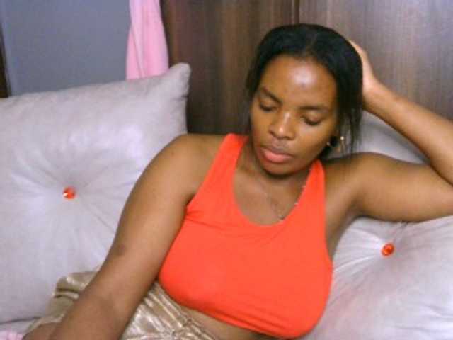 Cece-16 live cam on BongaCams
