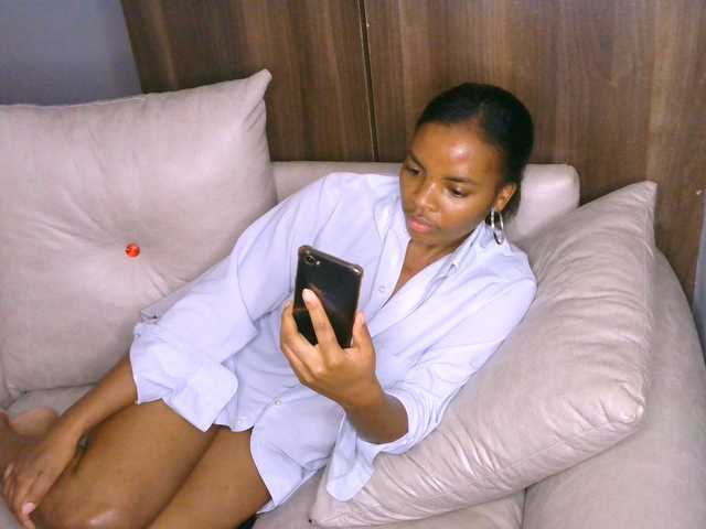 Cece-16 live cam on BongaCams