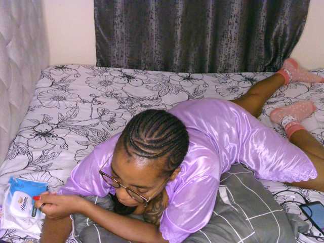 Cece-16 live cam on BongaCams