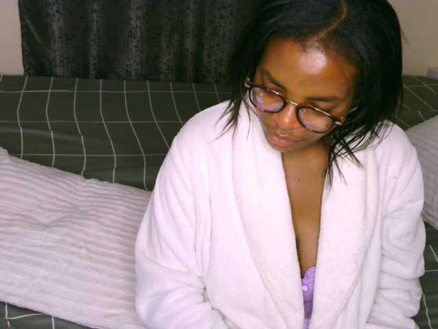 Cece-16 live cam on BongaCams