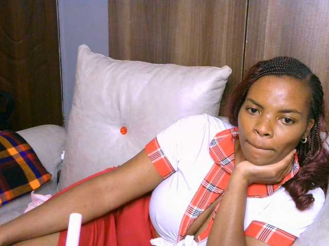 Cece-16 live cam on BongaCams