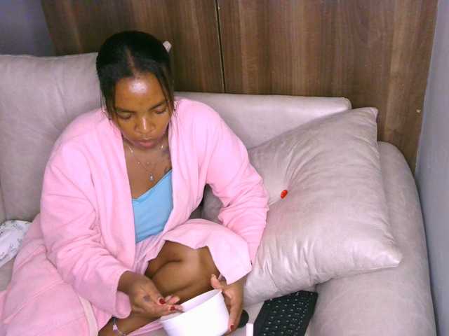Cece-16 vous attend pour discuter, flirter et plus sur bongacams