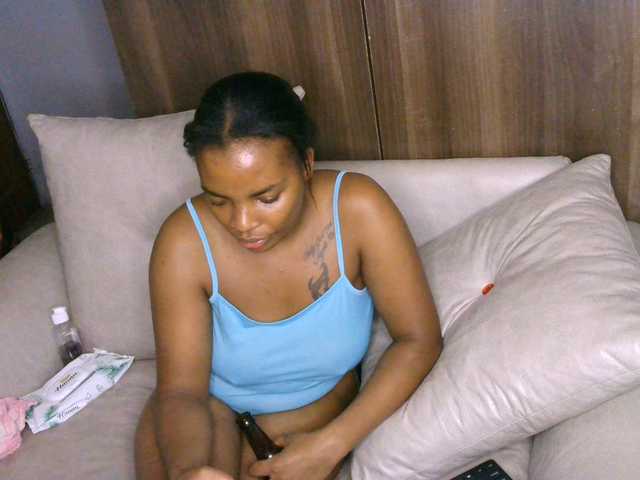 Cece-16 live cam on BongaCams