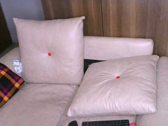Cece-16 live webcam show