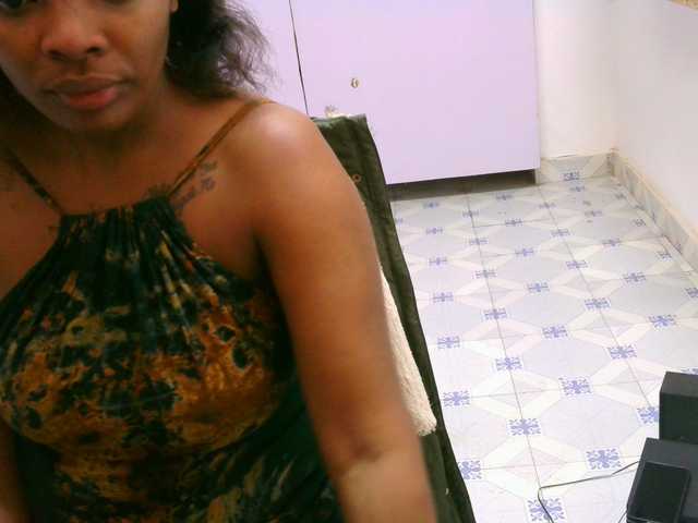Cece-16 live cam on BongaCams