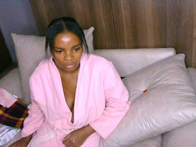 Cece-16 live cam on BongaCams