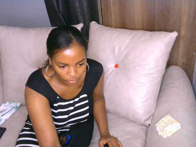 Cece-16 live cam on BongaCams