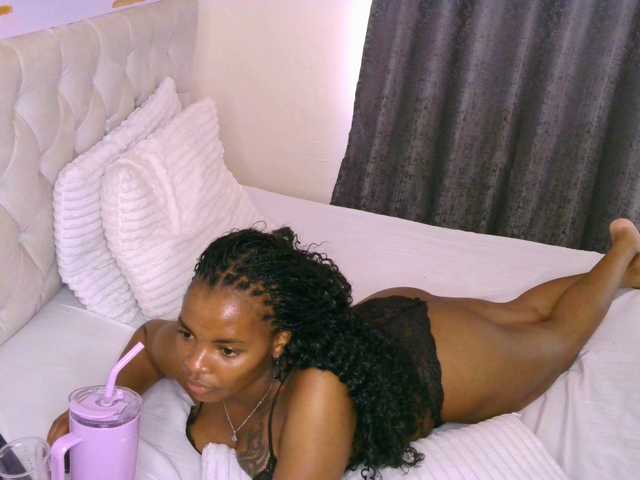 Cece-16's BongaCams show and profile