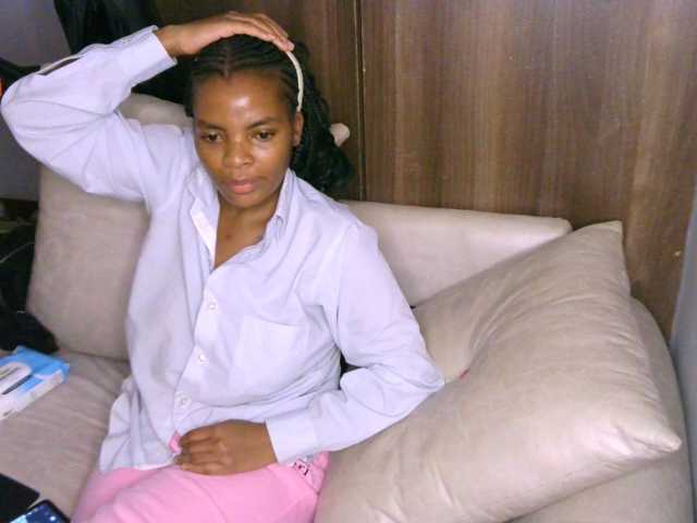 Cece-16 live cam on BongaCams