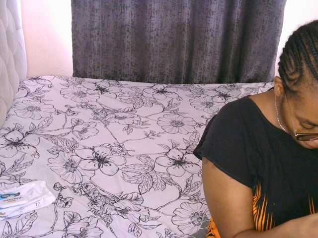 Cece-16 live cam on BongaCams